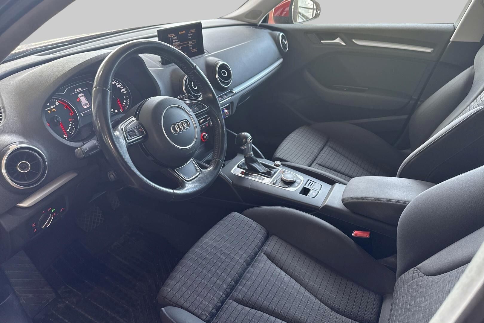 Audi A3 iso kuva 2