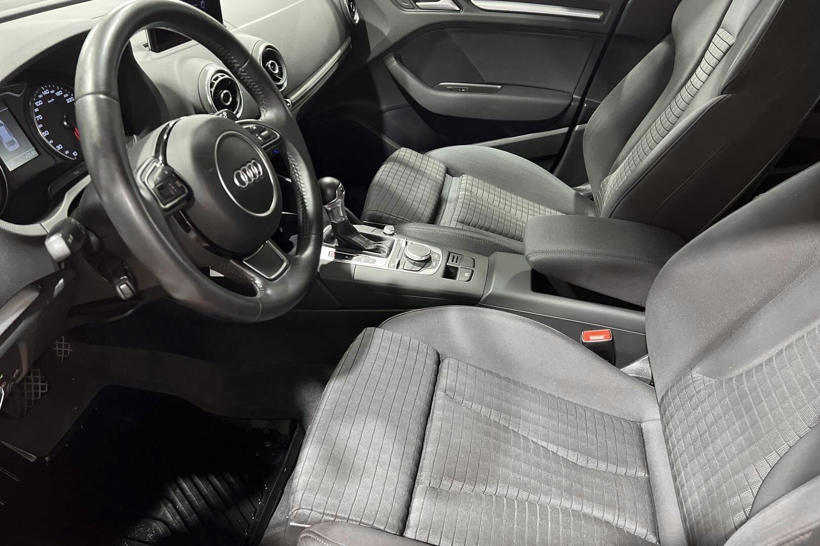 Audi A3 iso kuva 9