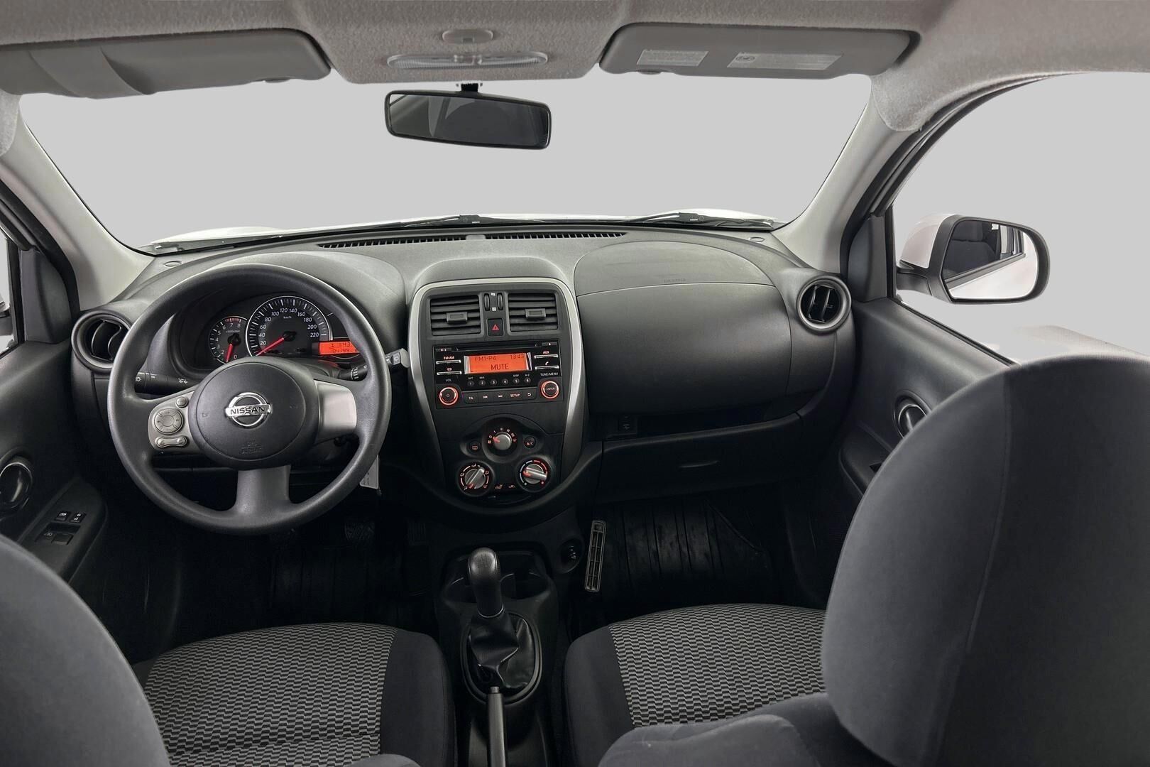 Nissan Micra iso kuva 10