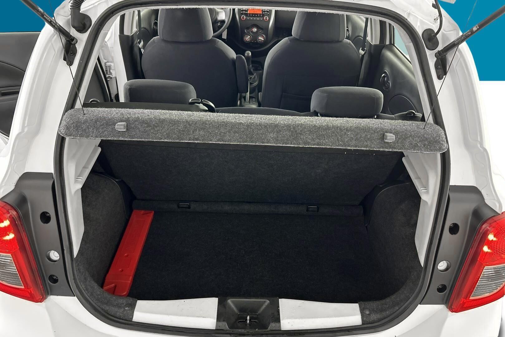 Nissan Micra iso kuva 11