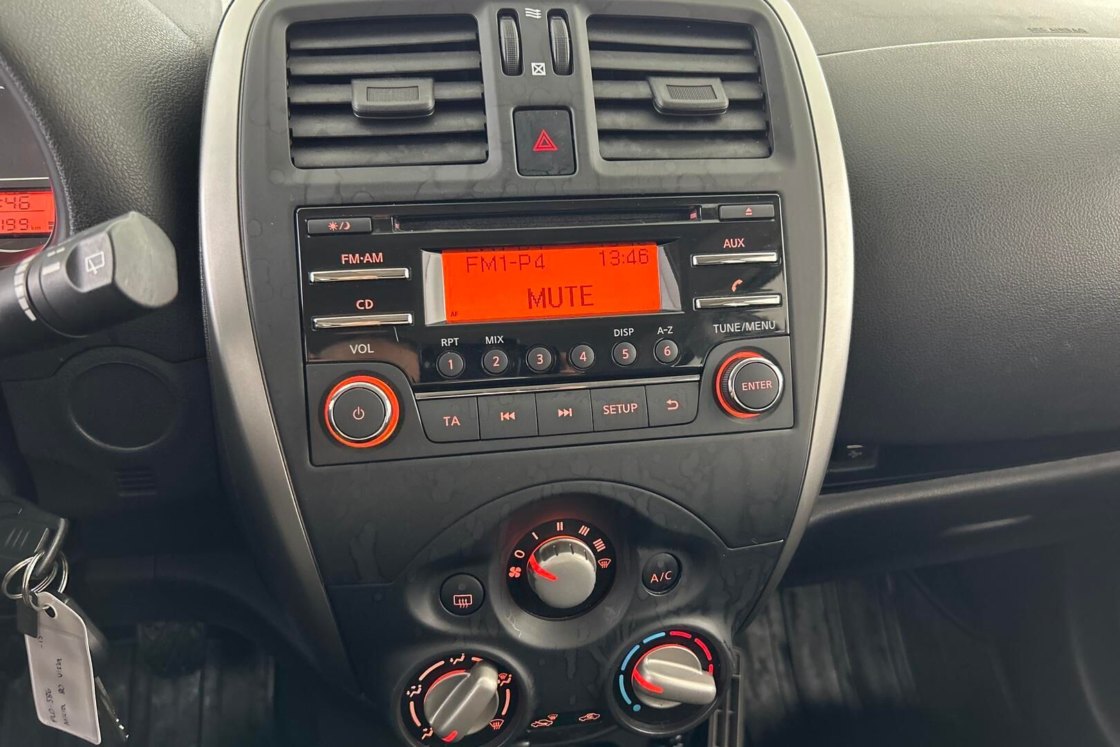 Nissan Micra iso kuva 15