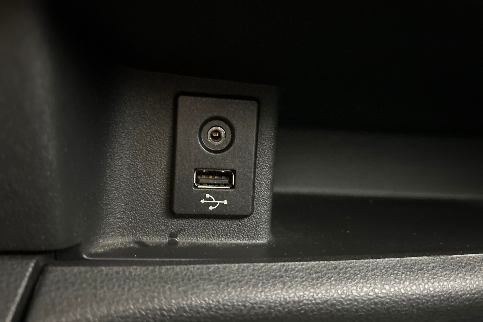 Nissan Micra iso kuva 17