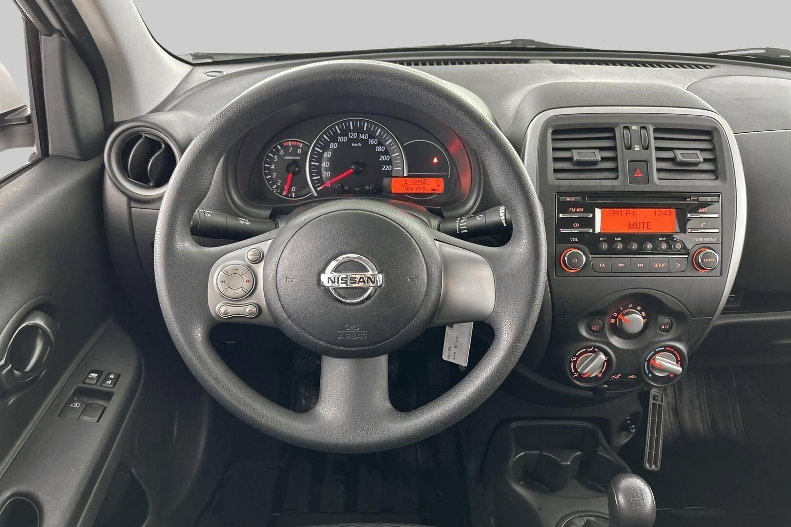Nissan Micra iso kuva 21