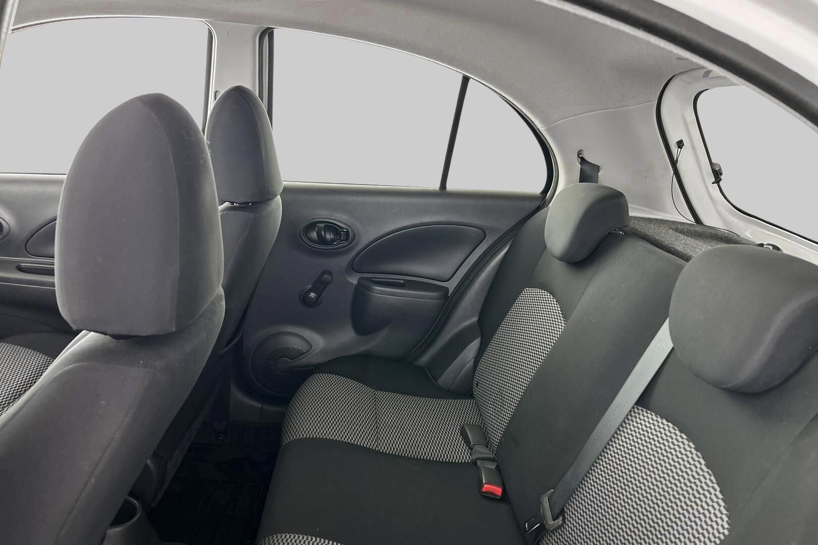 Nissan Micra iso kuva 9