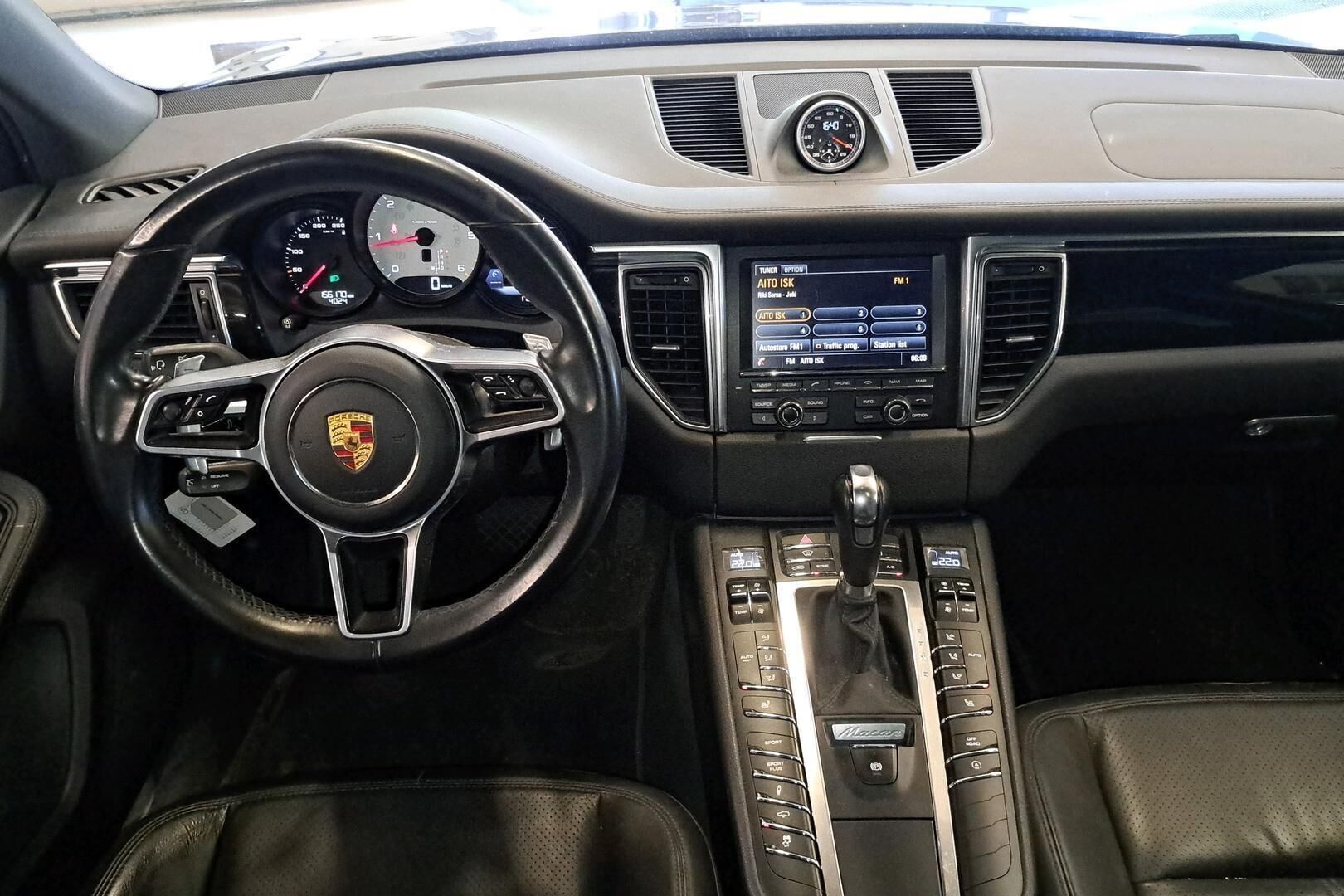 Porsche Macan iso kuva 1