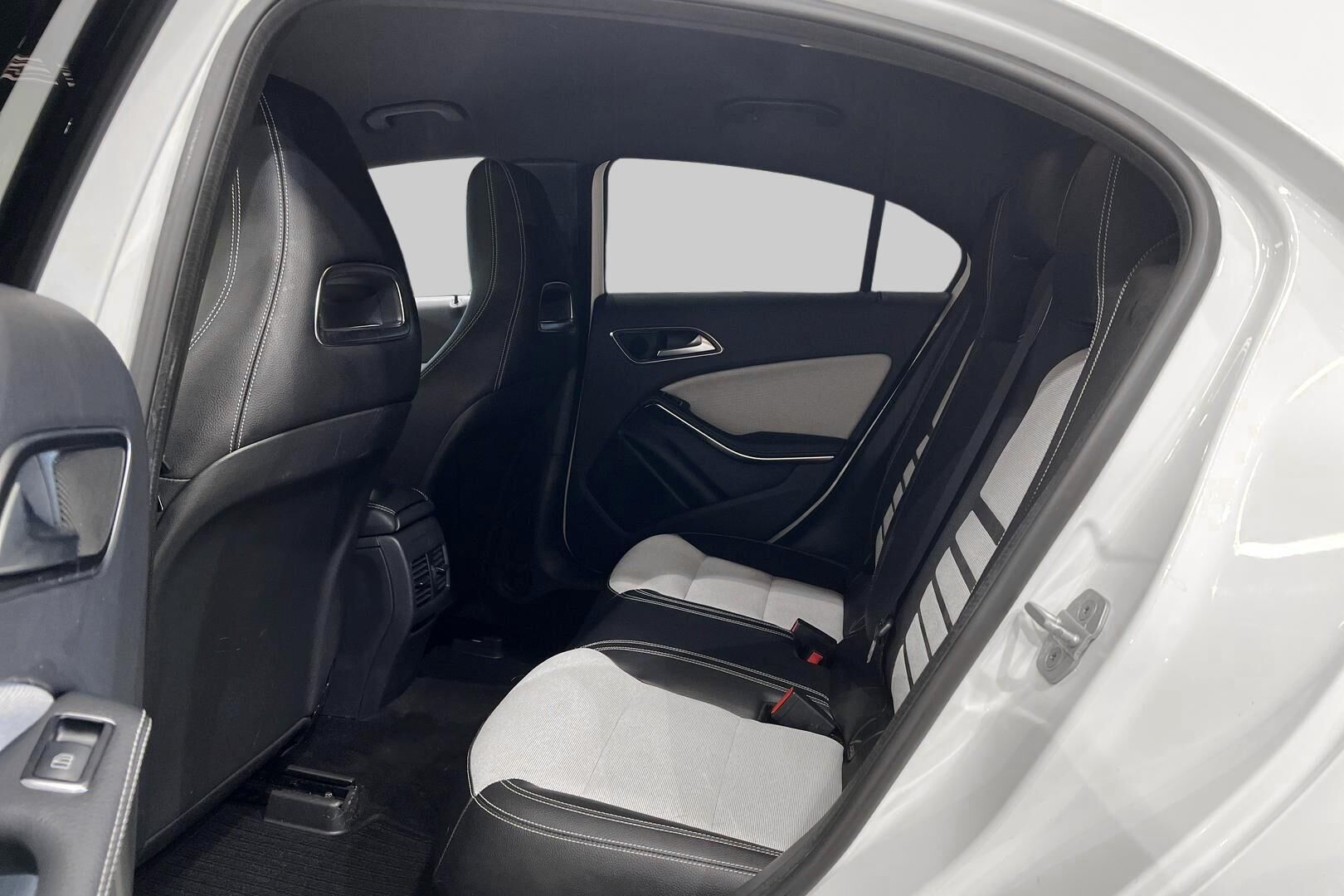 Mercedes-Benz A iso kuva 10