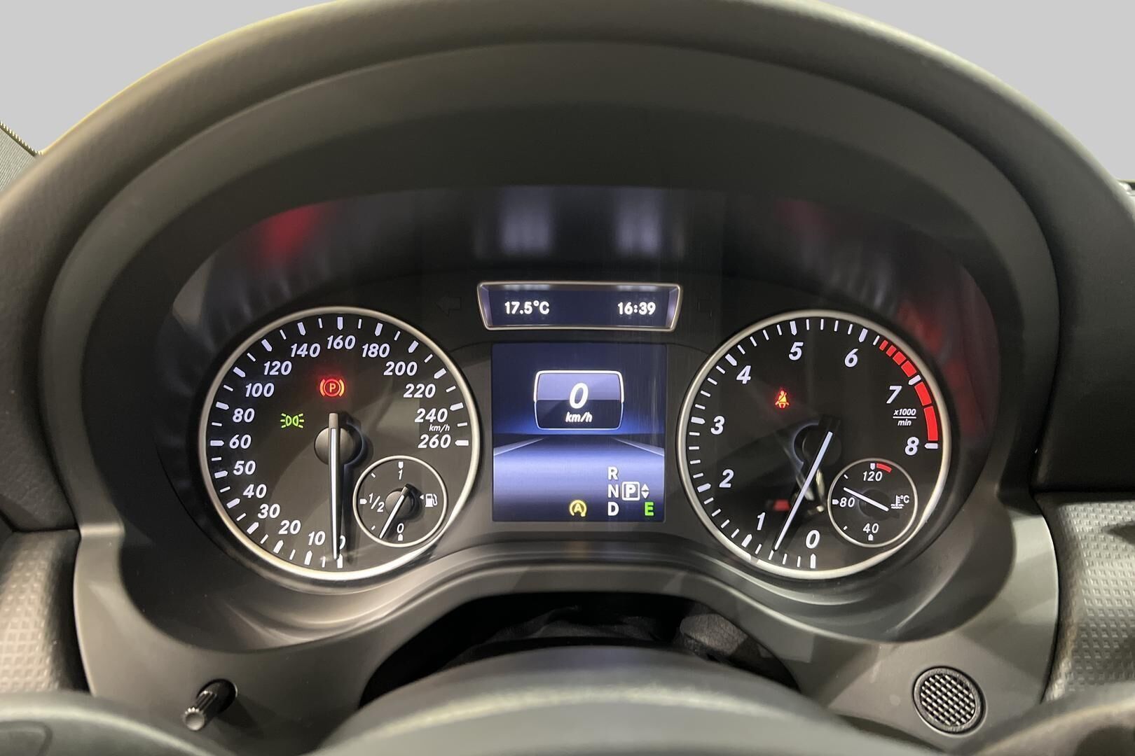 Mercedes-Benz A iso kuva 14