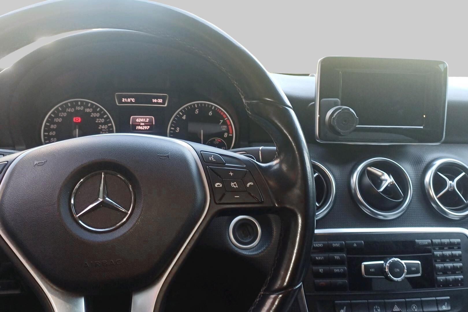 Mercedes-Benz A iso kuva 3