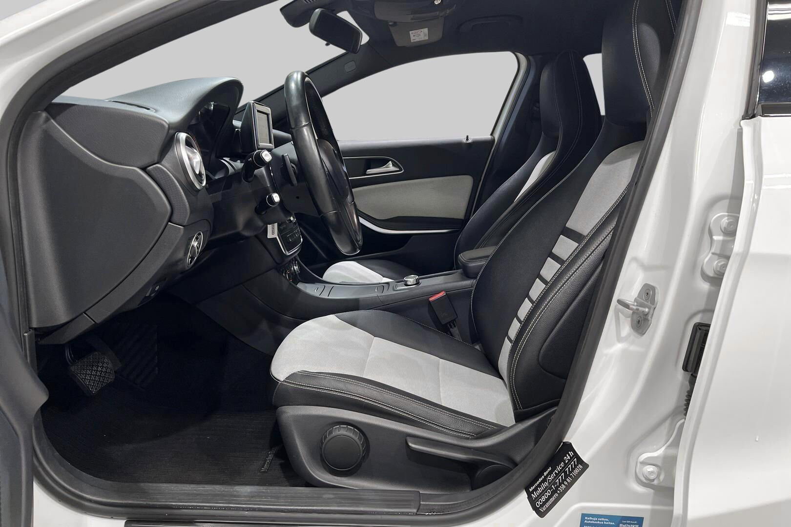 Mercedes-Benz A iso kuva 9
