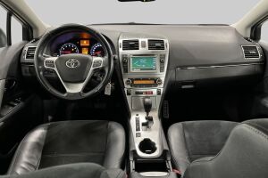 Toyota Avensis esikatselu 11