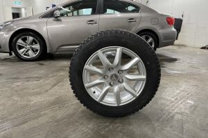 Toyota Avensis esikatselu 14