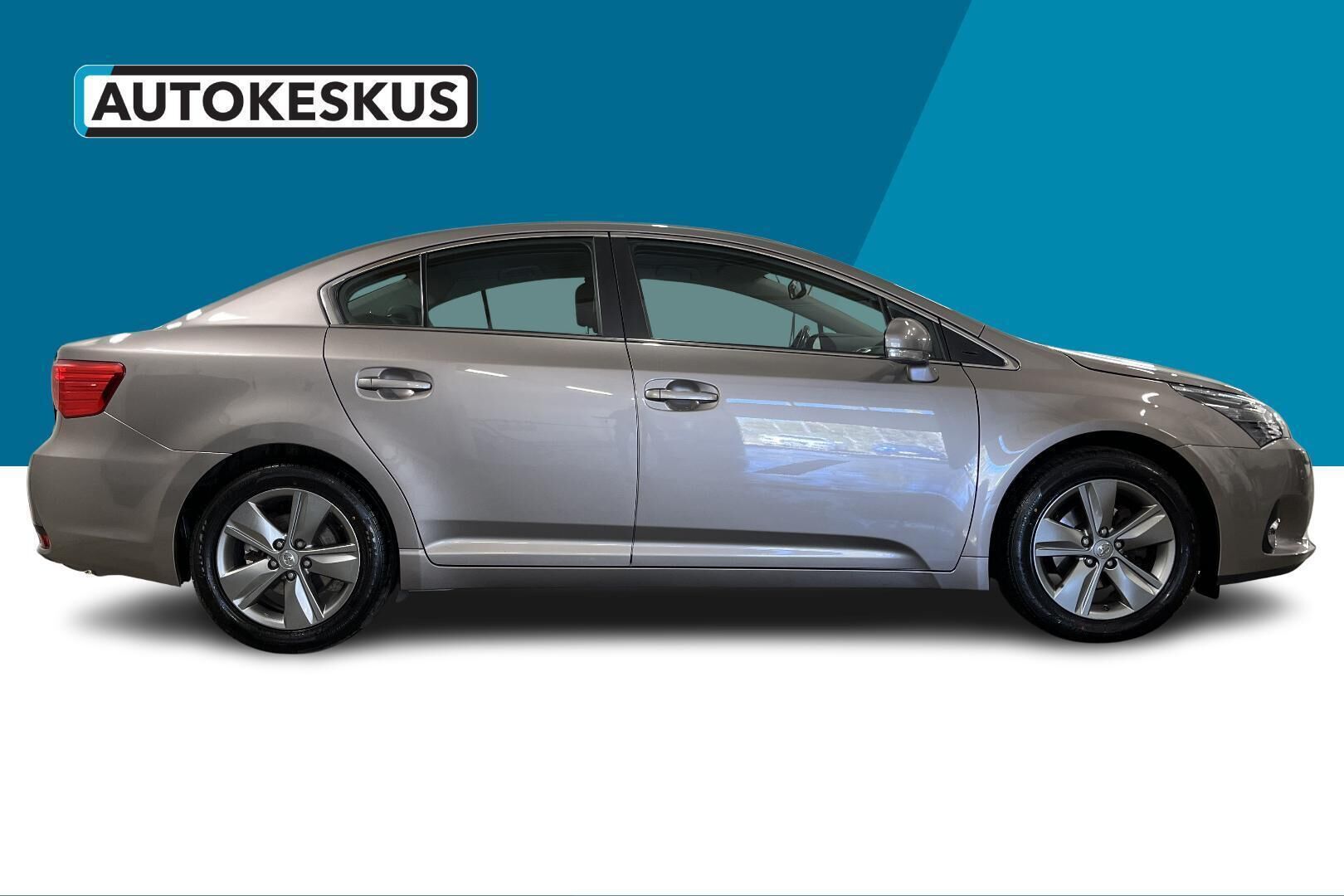 Toyota Avensis iso kuva 4