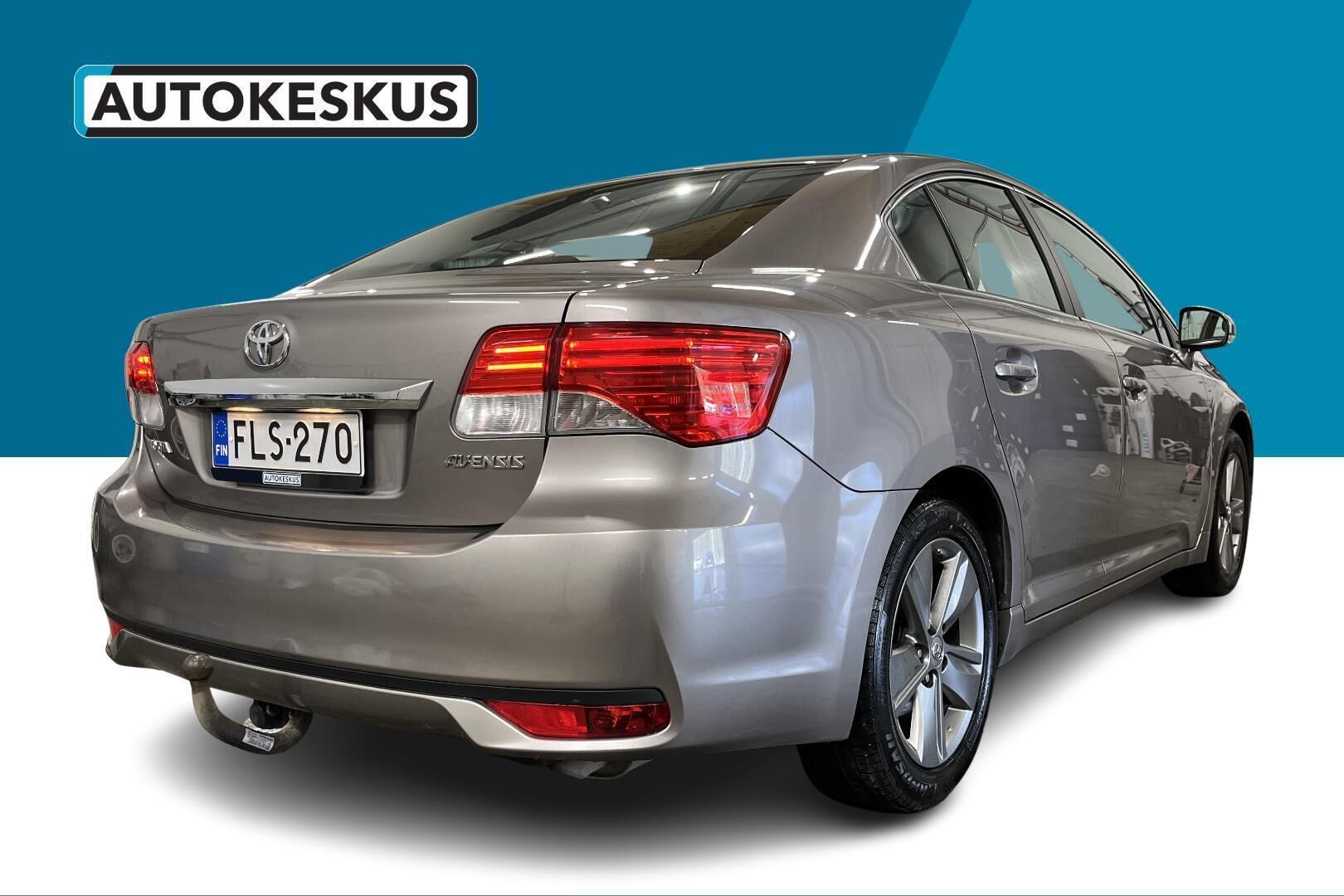 Toyota Avensis iso kuva 5
