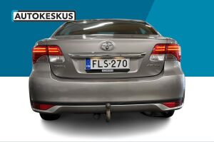 Toyota Avensis esikatselu 6