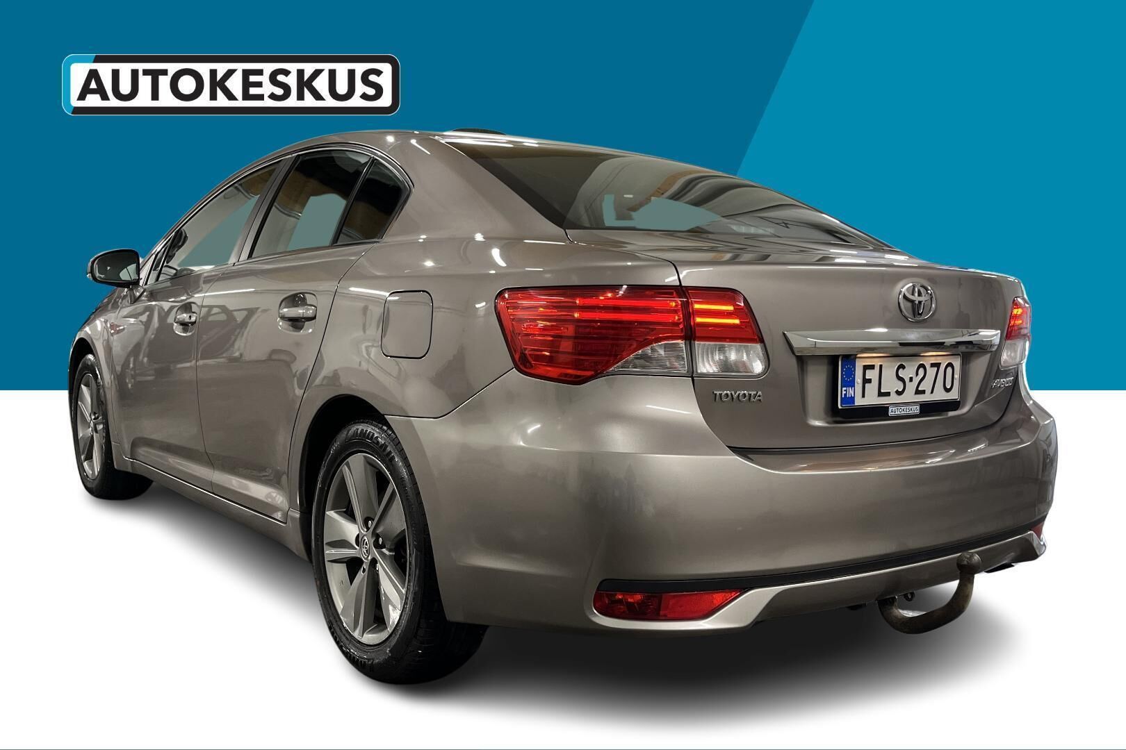 Toyota Avensis iso kuva 7