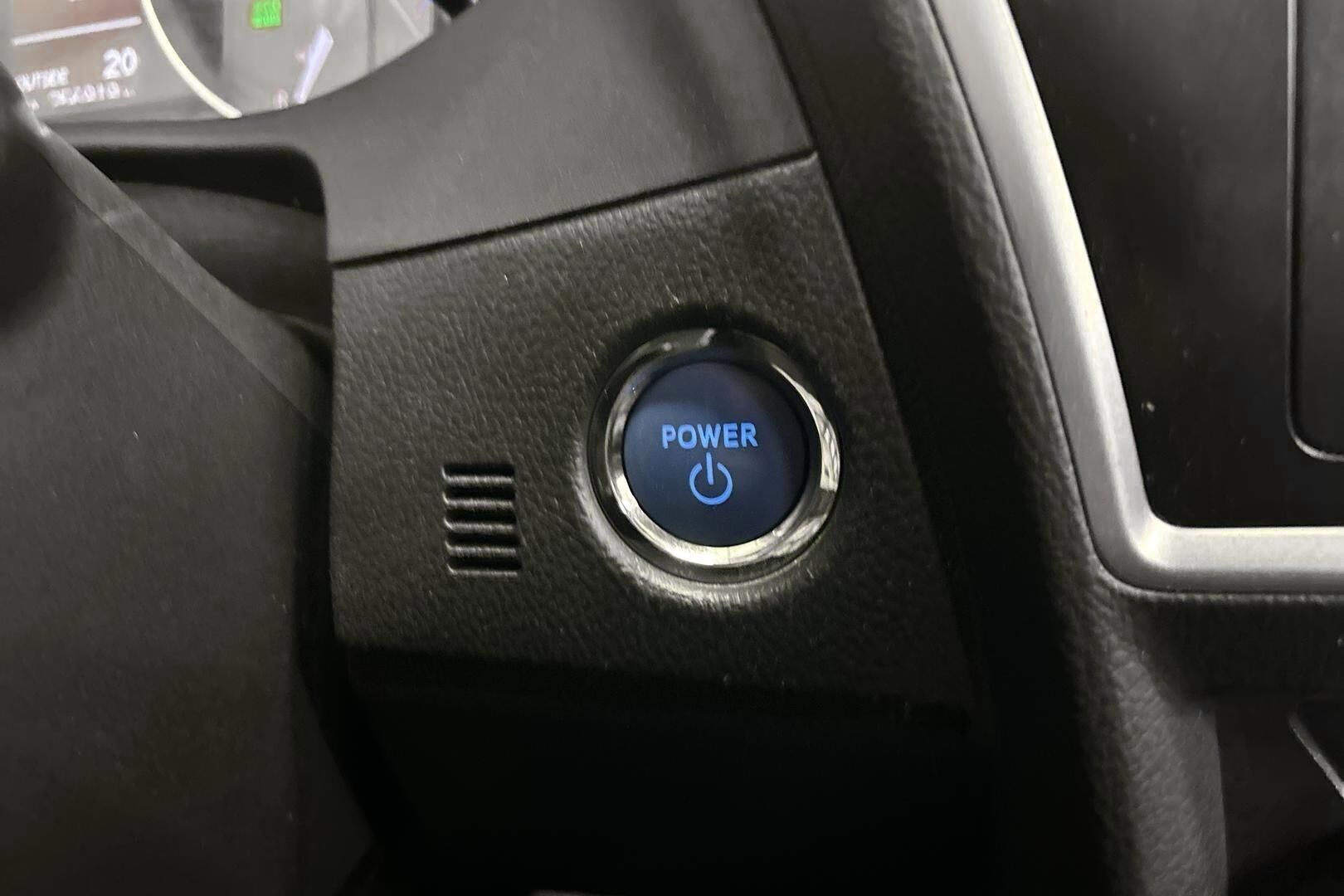 Toyota Auris iso kuva 21