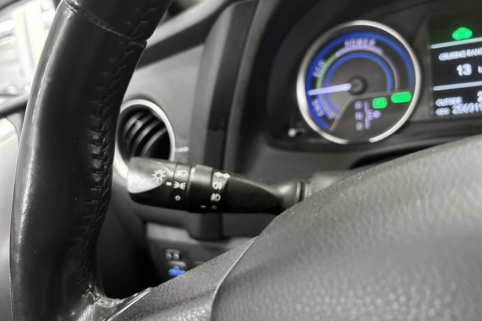 Toyota Auris iso kuva 23
