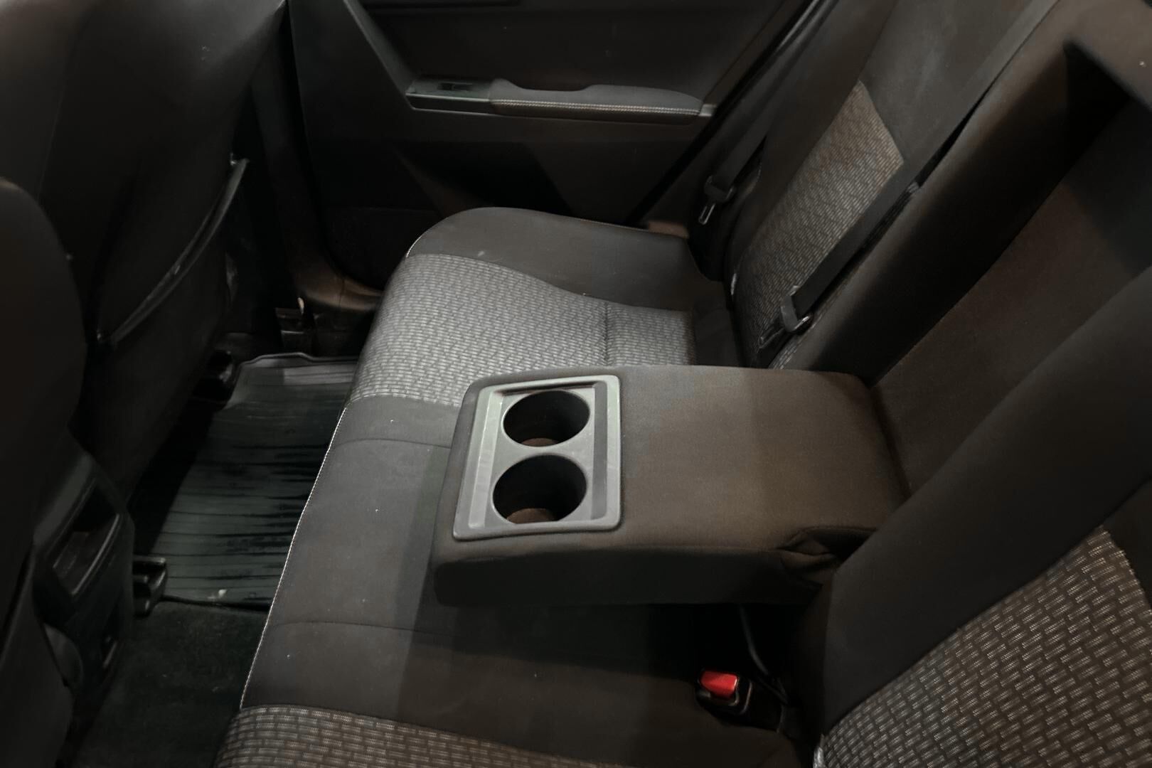 Toyota Auris iso kuva 28