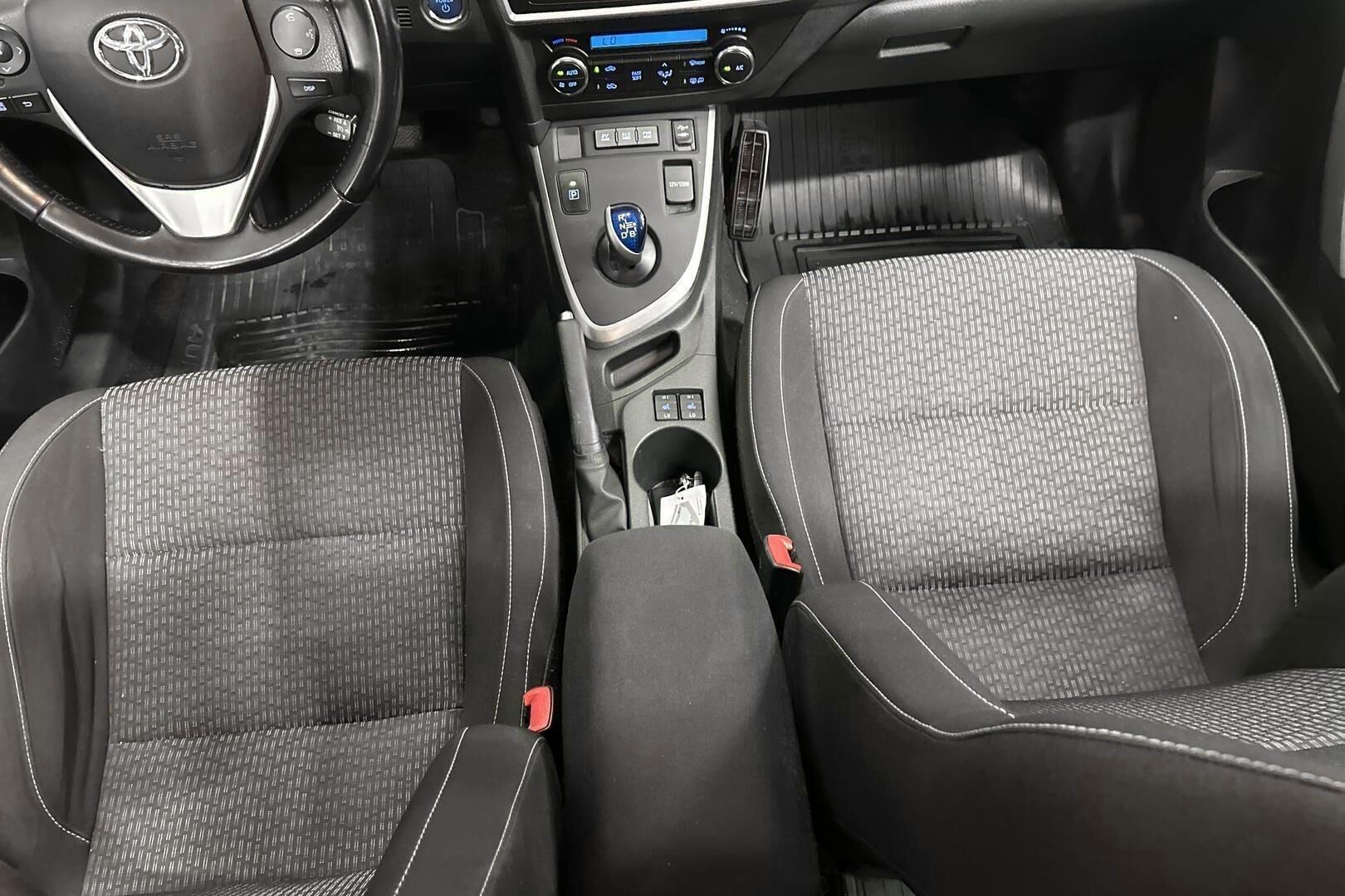 Toyota Auris iso kuva 29