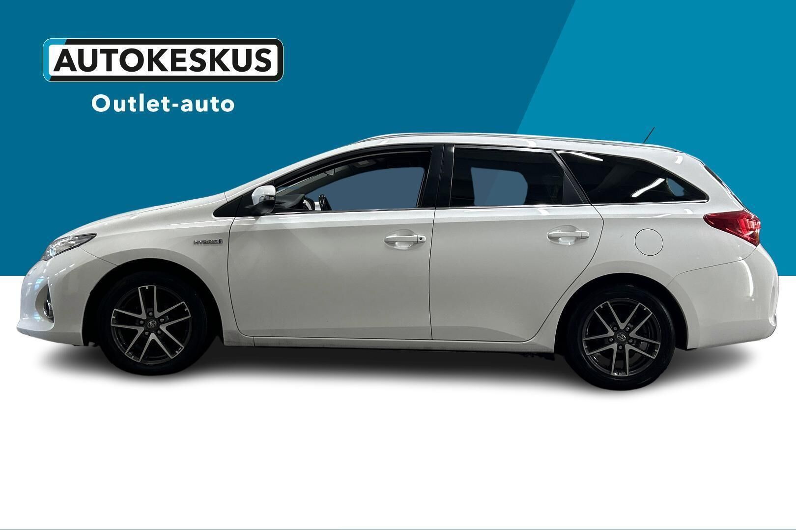 Toyota Auris iso kuva 7
