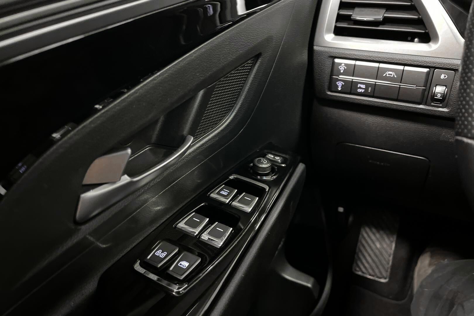 SsangYong Korando iso kuva 16