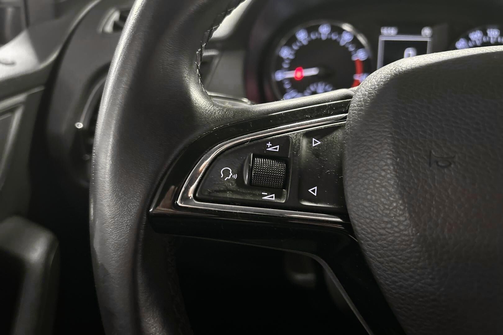 Skoda Fabia iso kuva 12