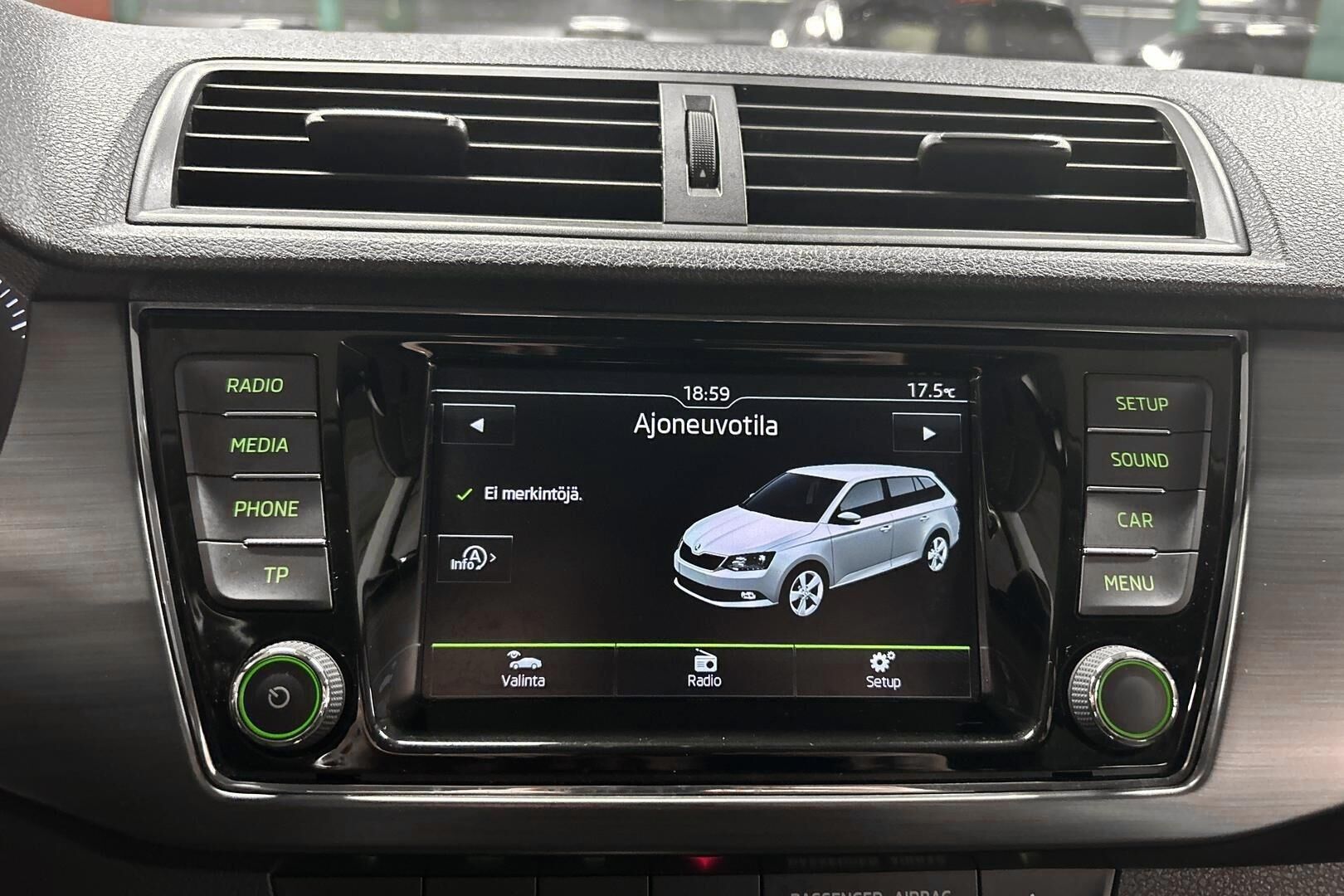 Skoda Fabia iso kuva 16