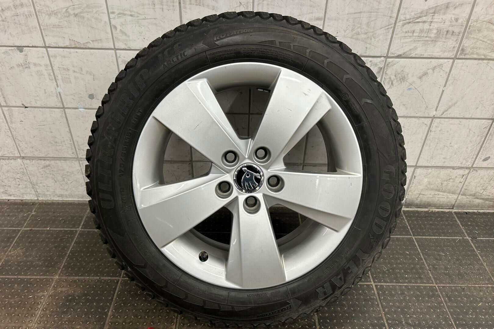 Skoda Fabia iso kuva 26