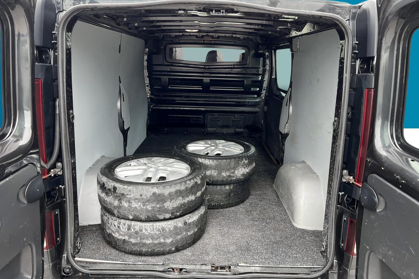 Opel Vivaro iso kuva 12