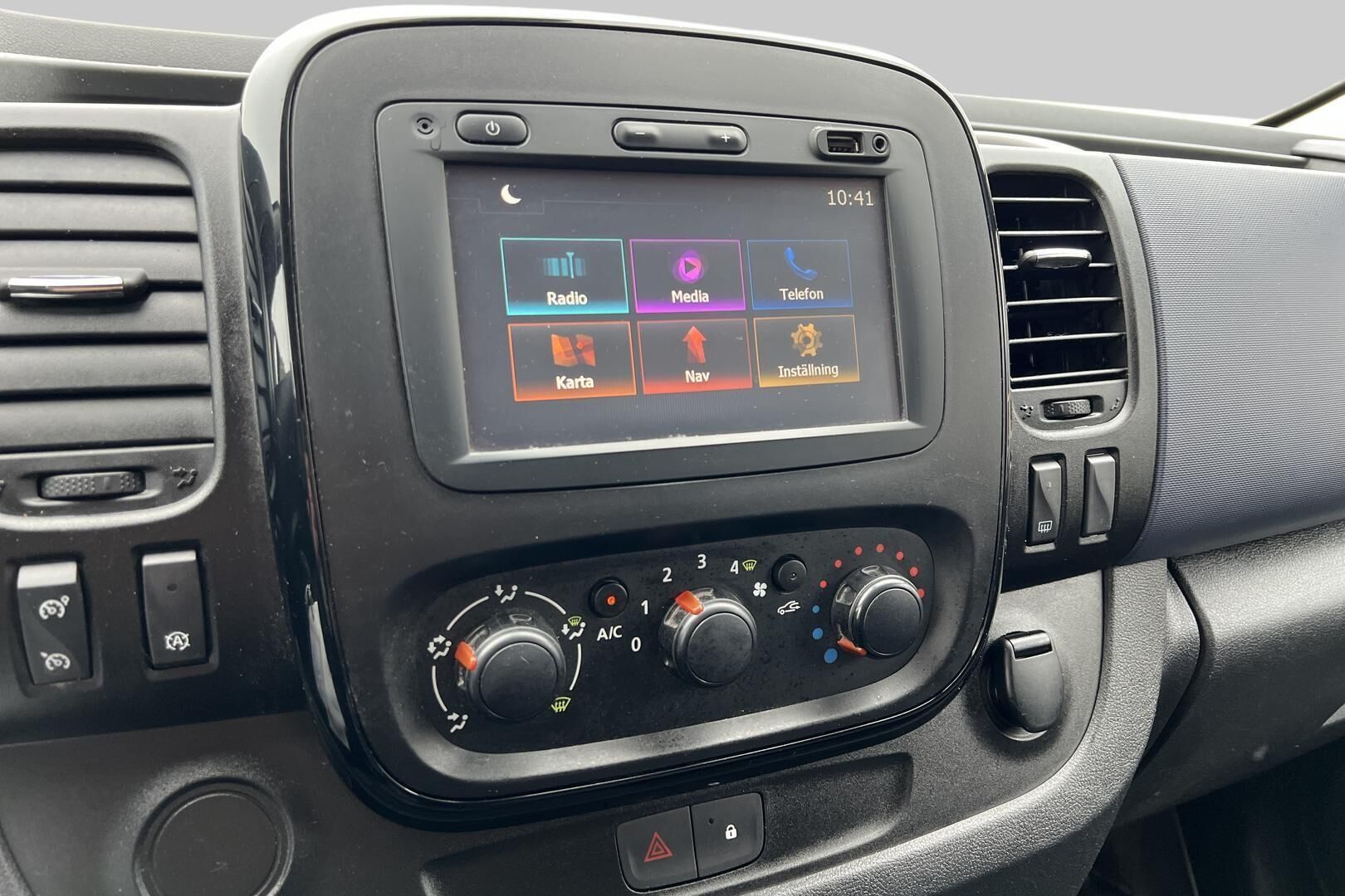 Opel Vivaro iso kuva 15