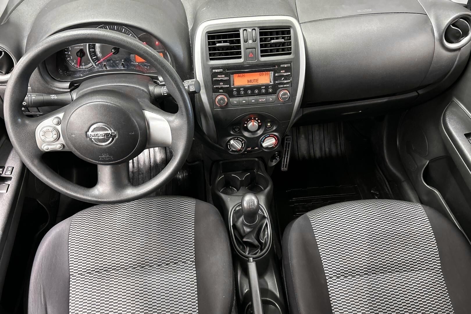 Nissan Micra iso kuva 11