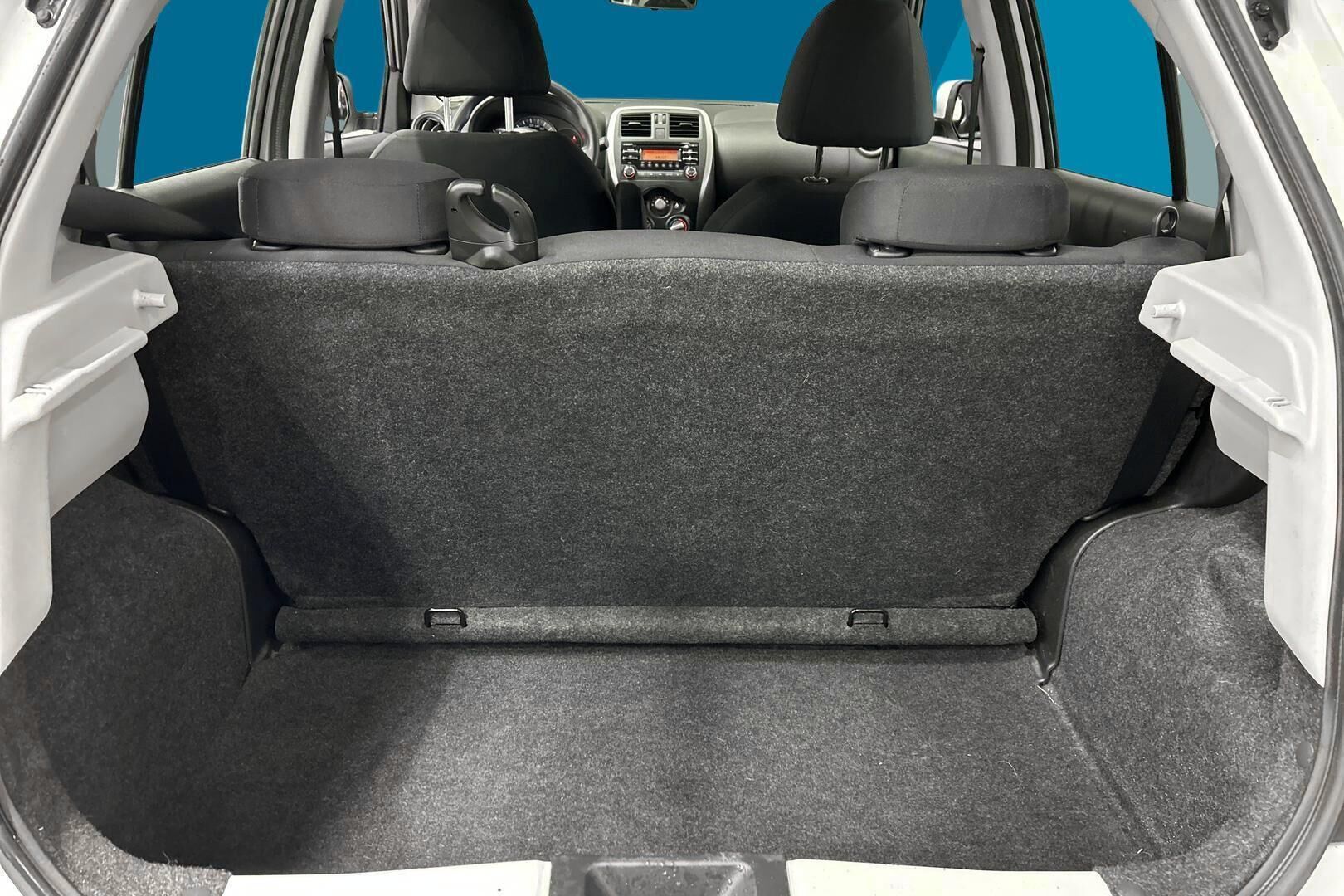 Nissan Micra iso kuva 12