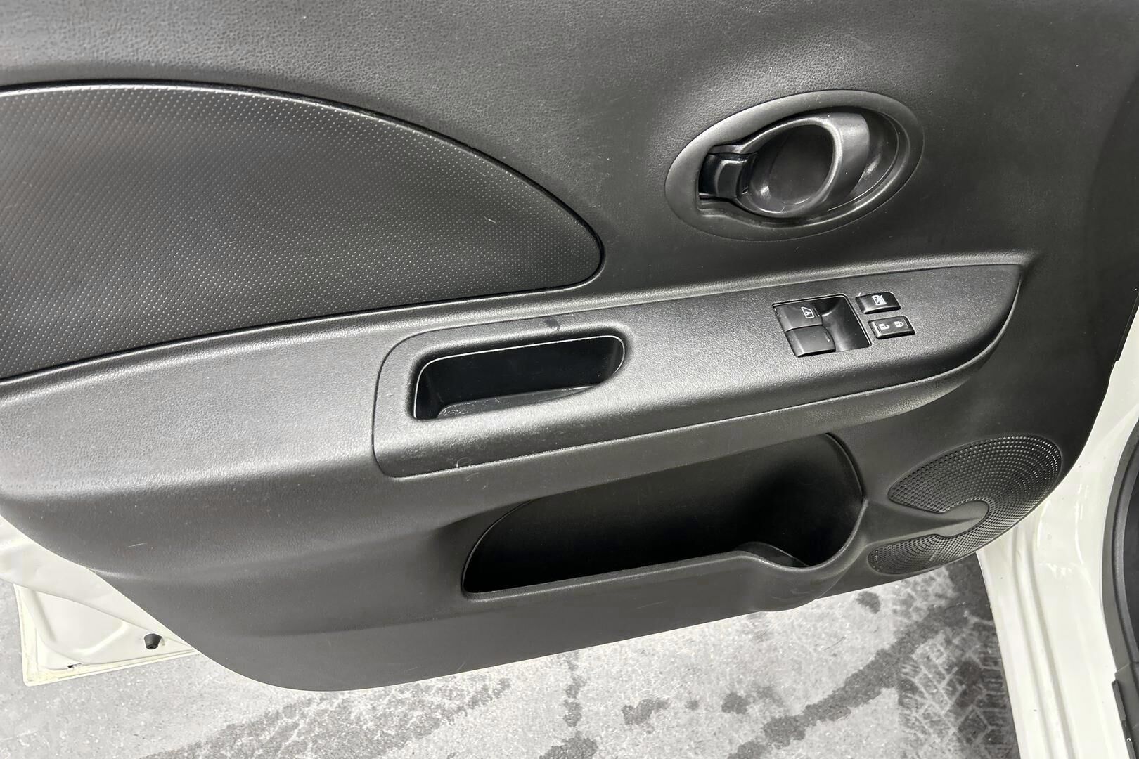 Nissan Micra iso kuva 14