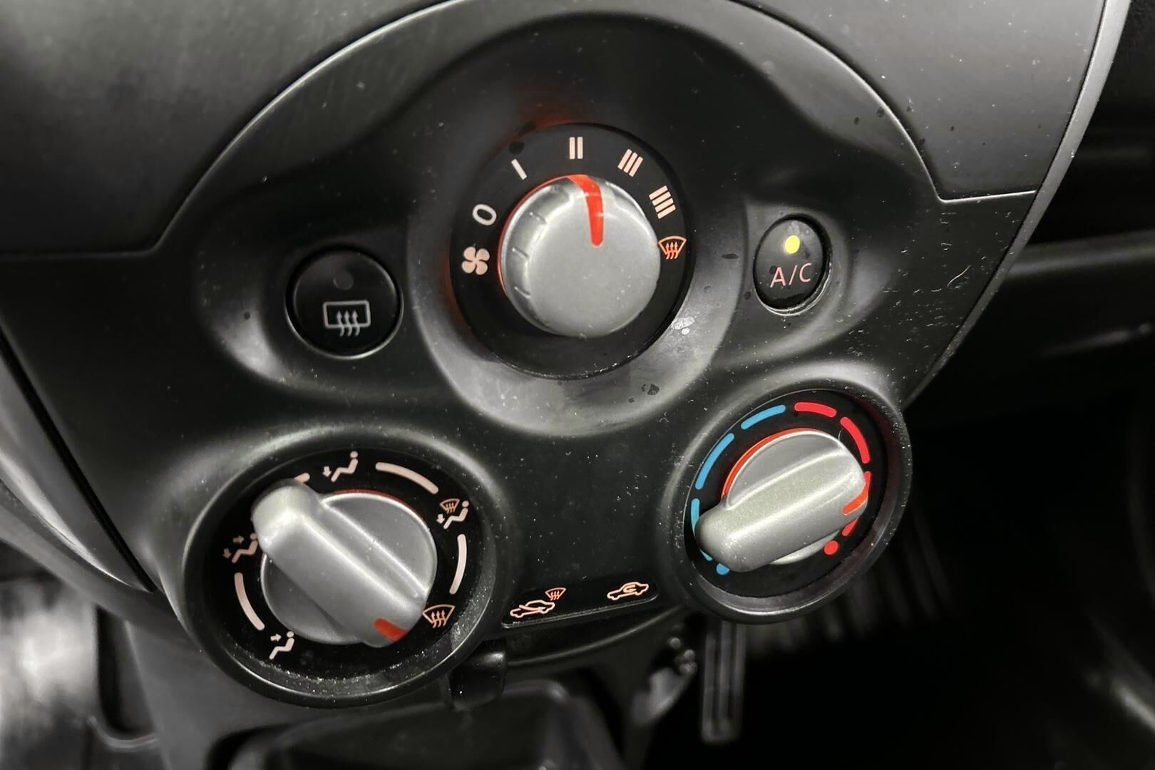 Nissan Micra iso kuva 18