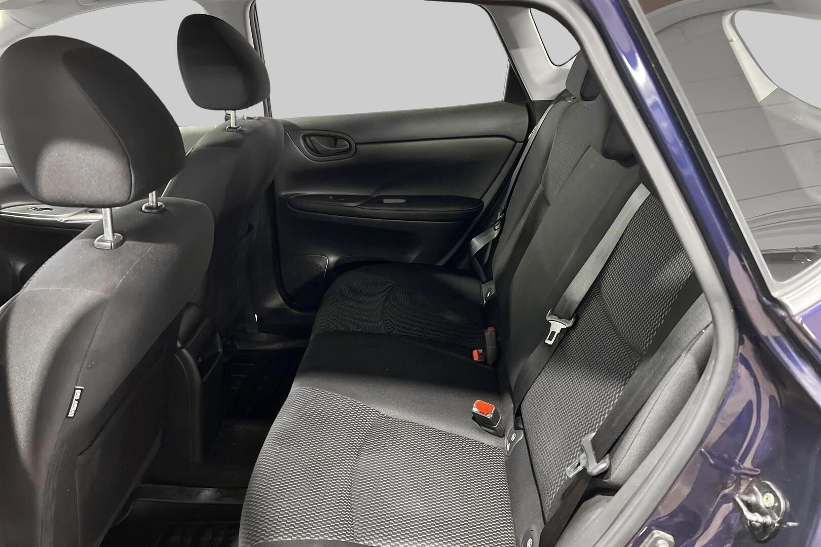 Nissan Pulsar iso kuva 10