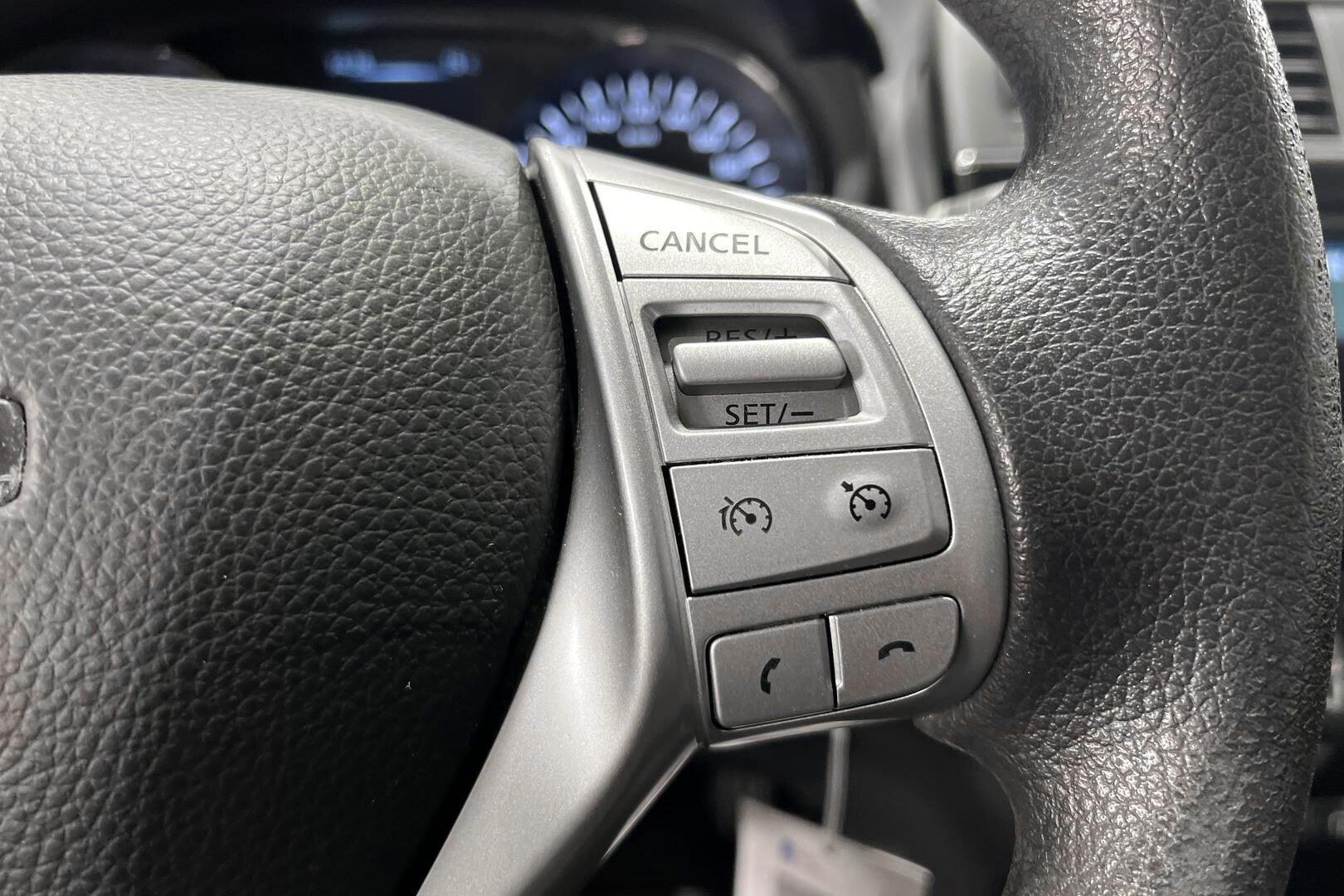 Nissan Pulsar iso kuva 19