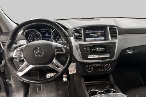 Mercedes-Benz ML esikatselu 11