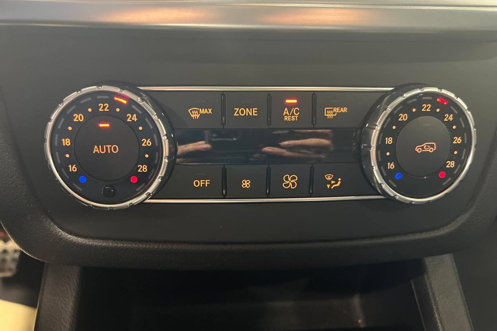 Mercedes-Benz ML iso kuva 16