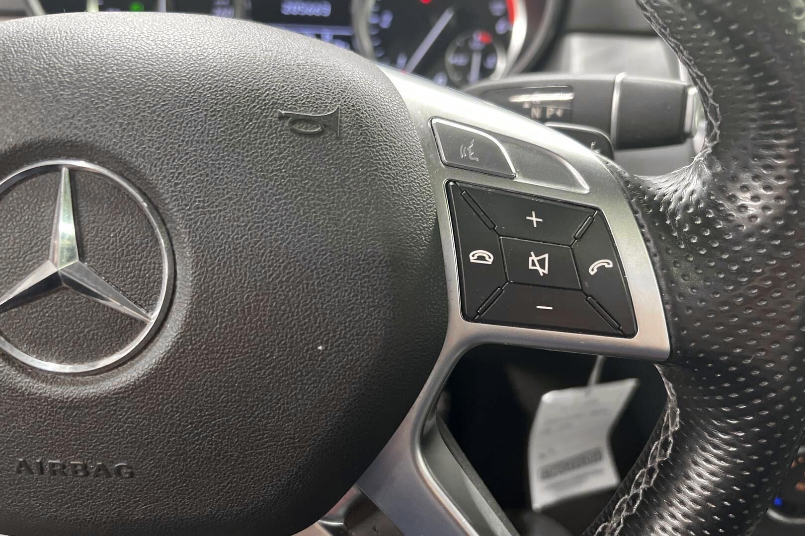 Mercedes-Benz ML iso kuva 19