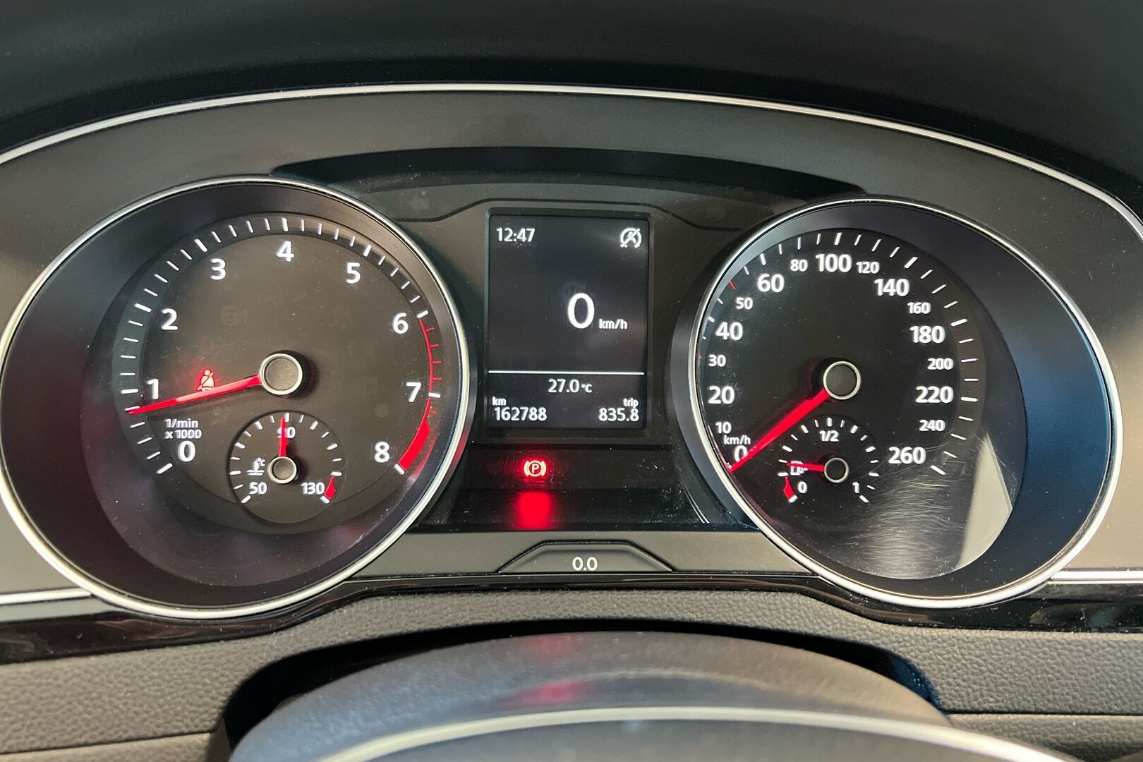 Volkswagen Passat iso kuva 12
