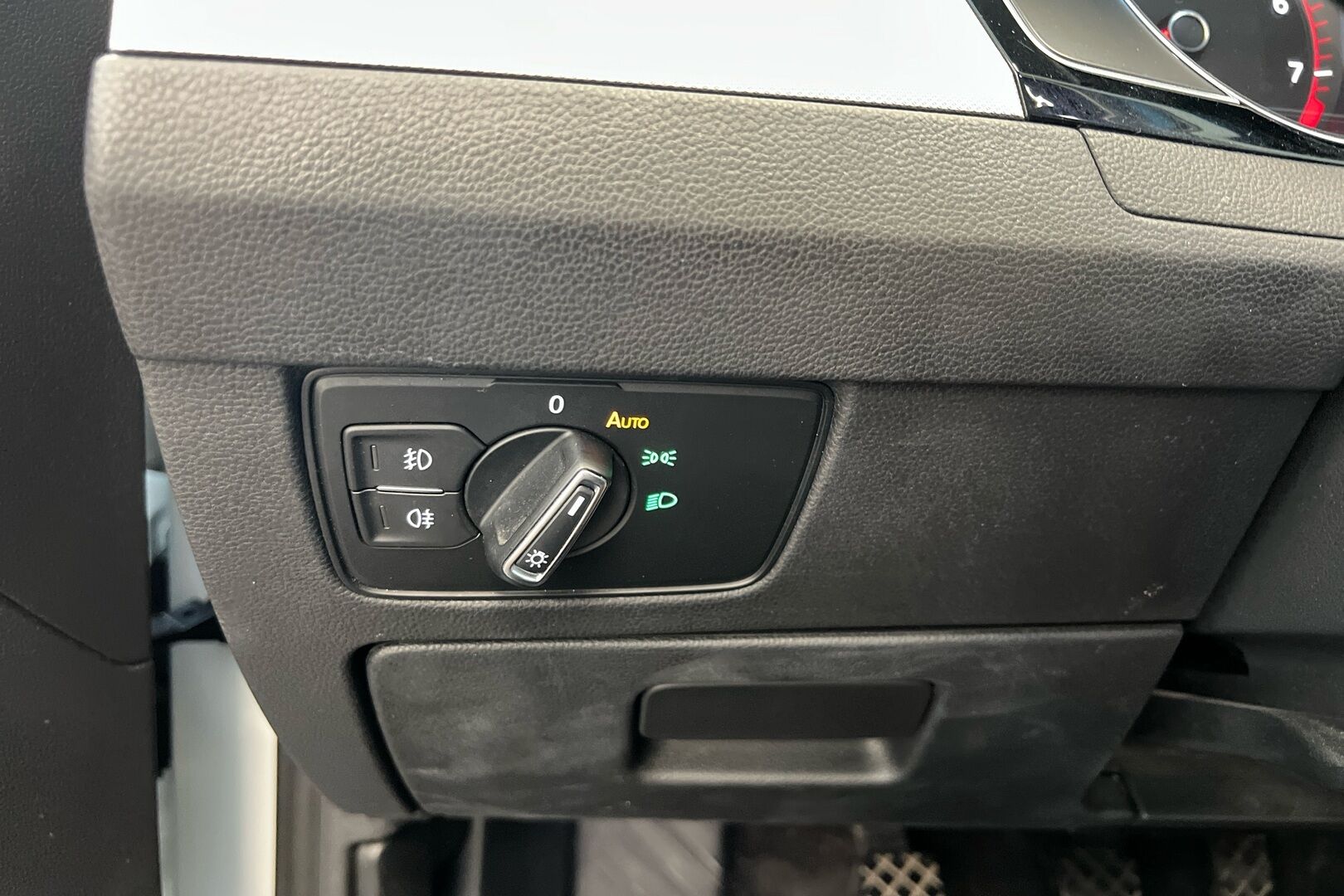 Volkswagen Passat iso kuva 18