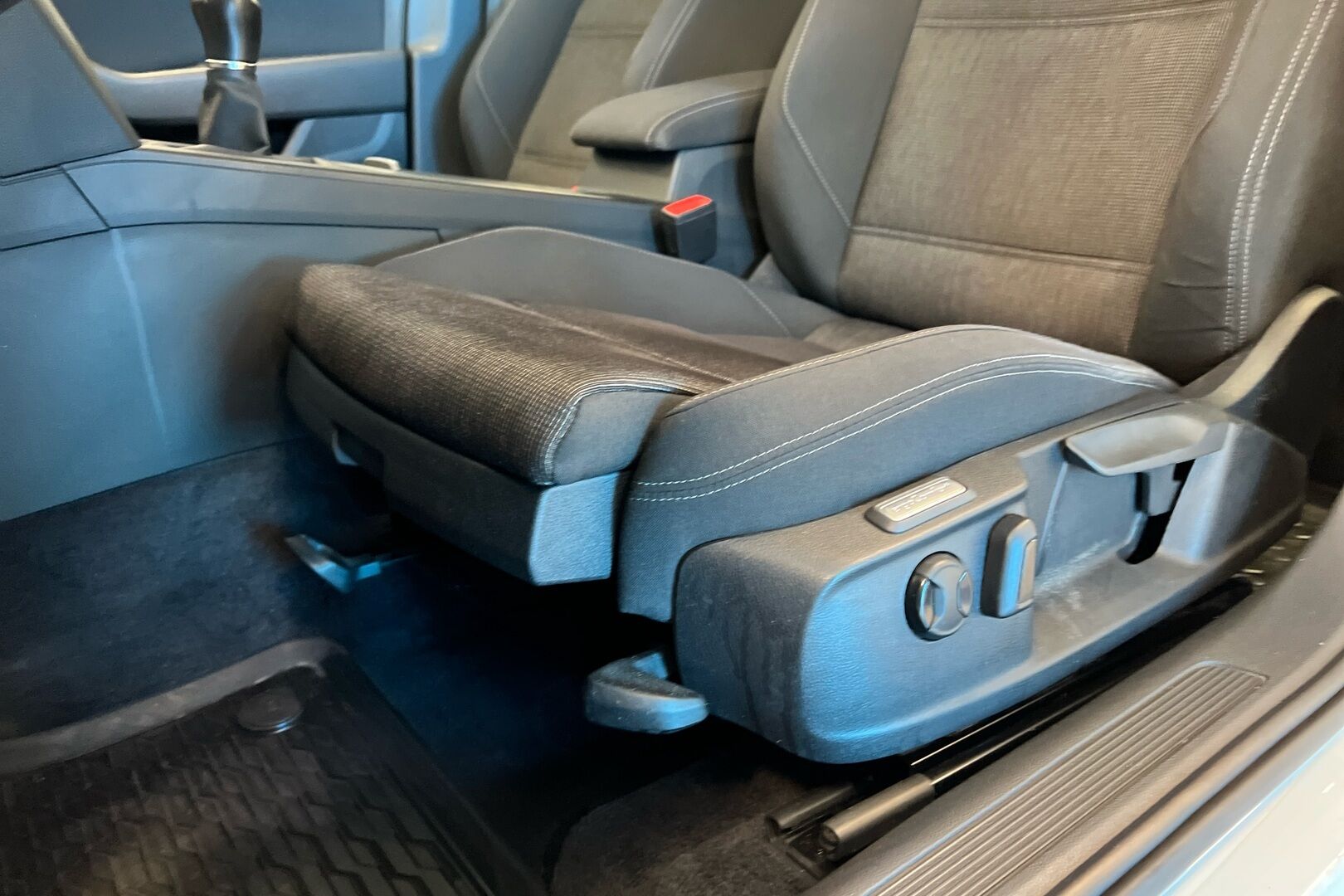 Volkswagen Passat iso kuva 19