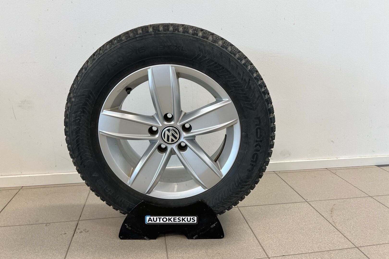 Volkswagen Passat iso kuva 21