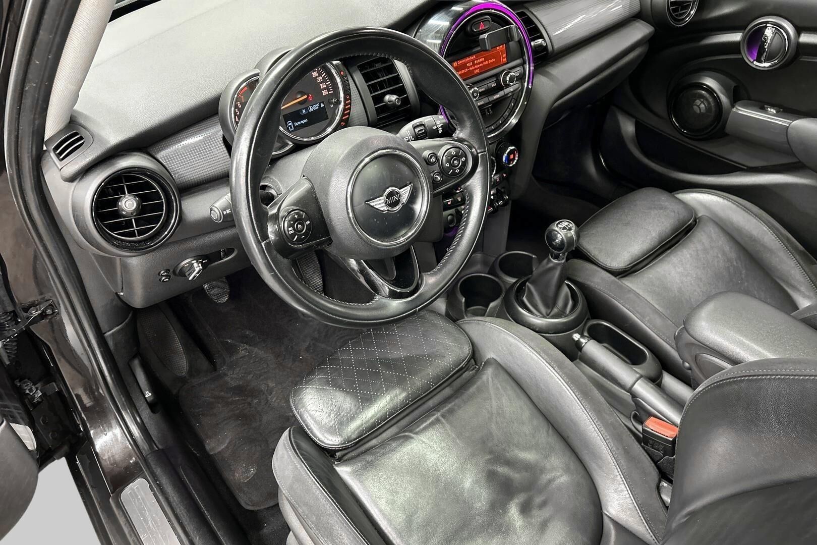 MINI Hatchback iso kuva 6