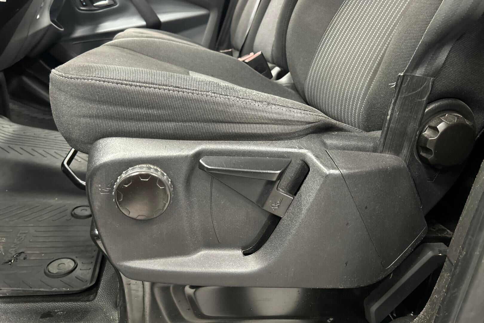 Ford Transit Custom iso kuva 14