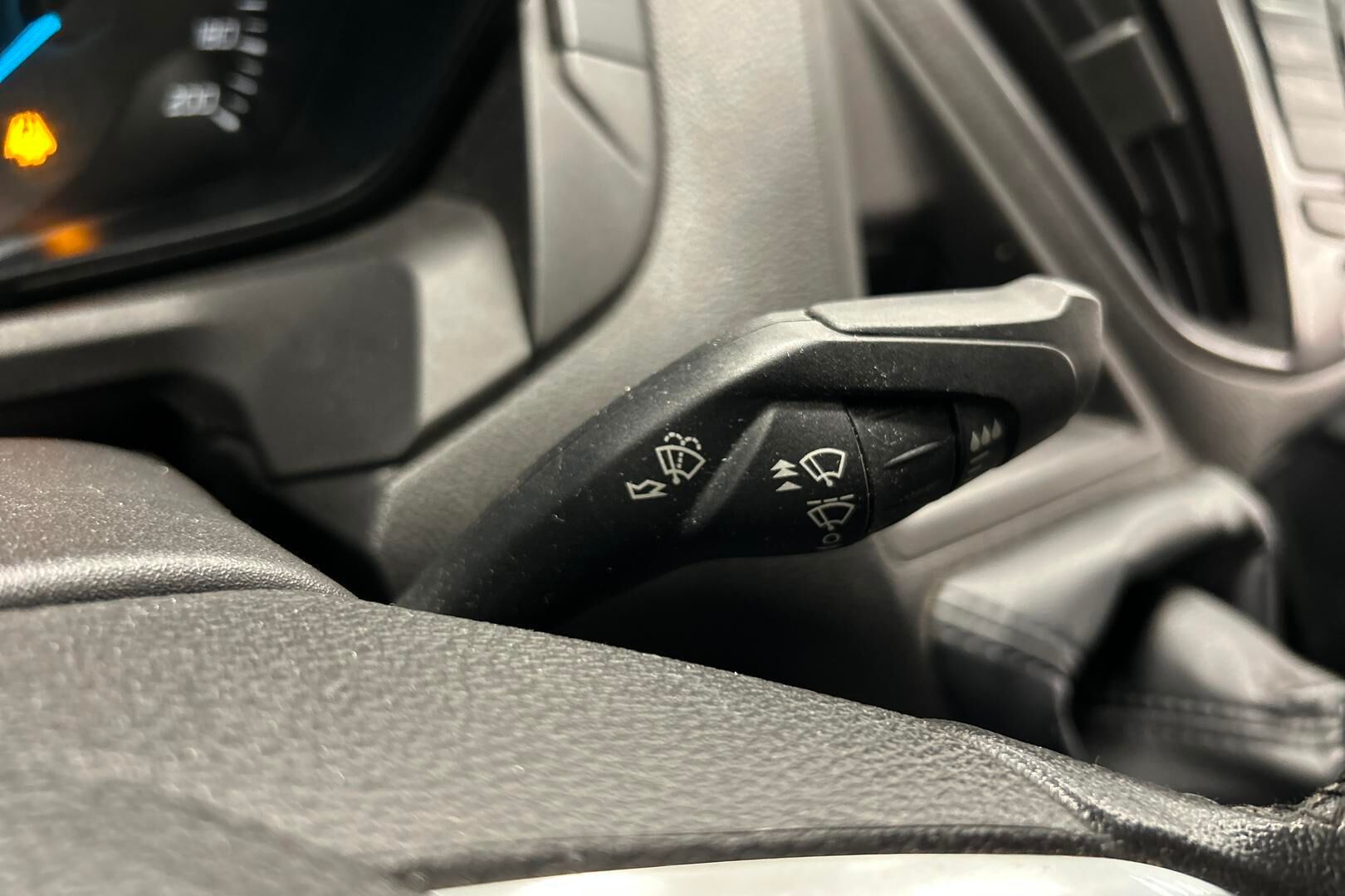 Ford Transit Custom iso kuva 18