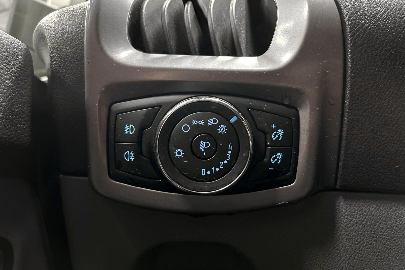 Ford Transit Custom iso kuva 20