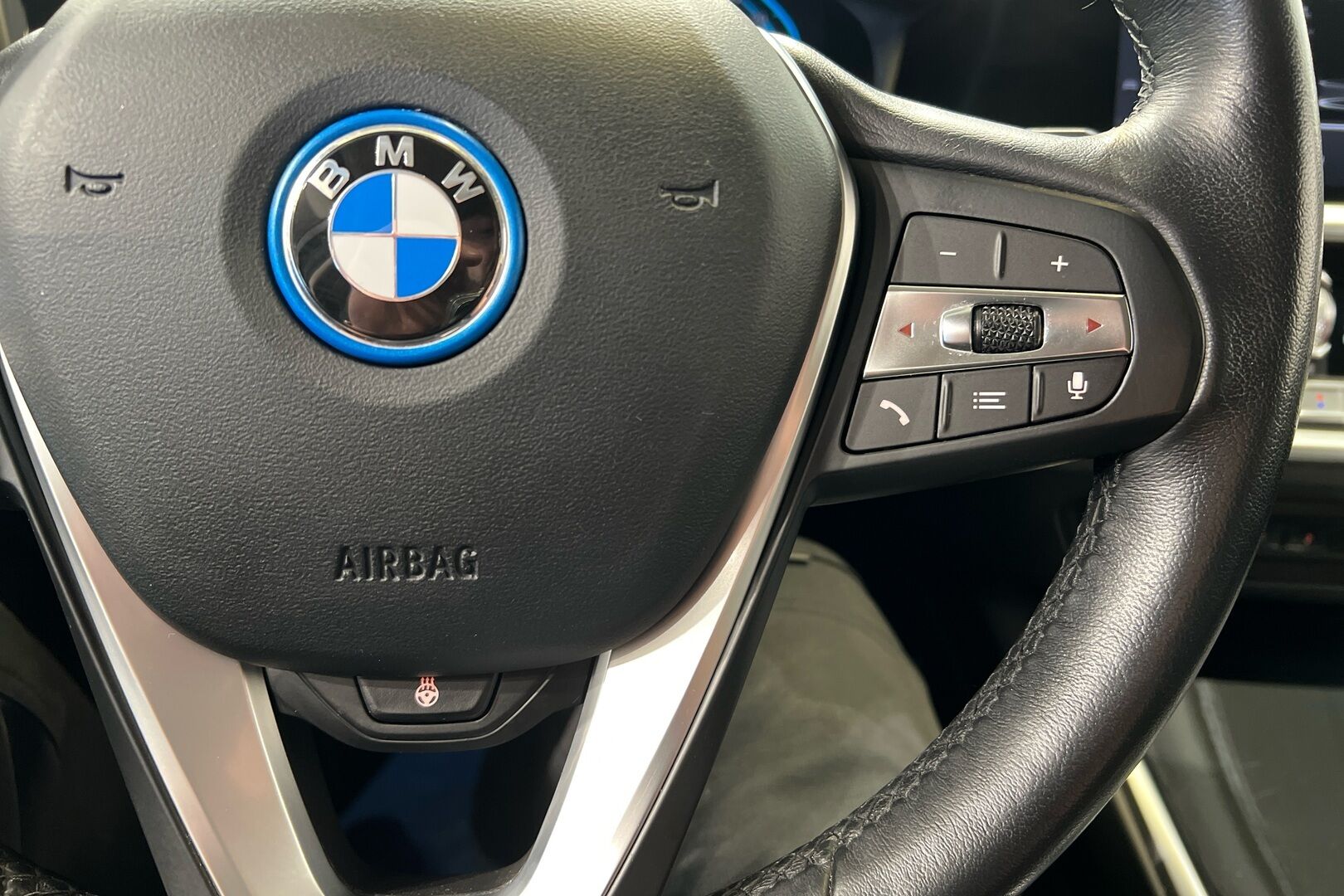 BMW 3-SARJA iso kuva 22
