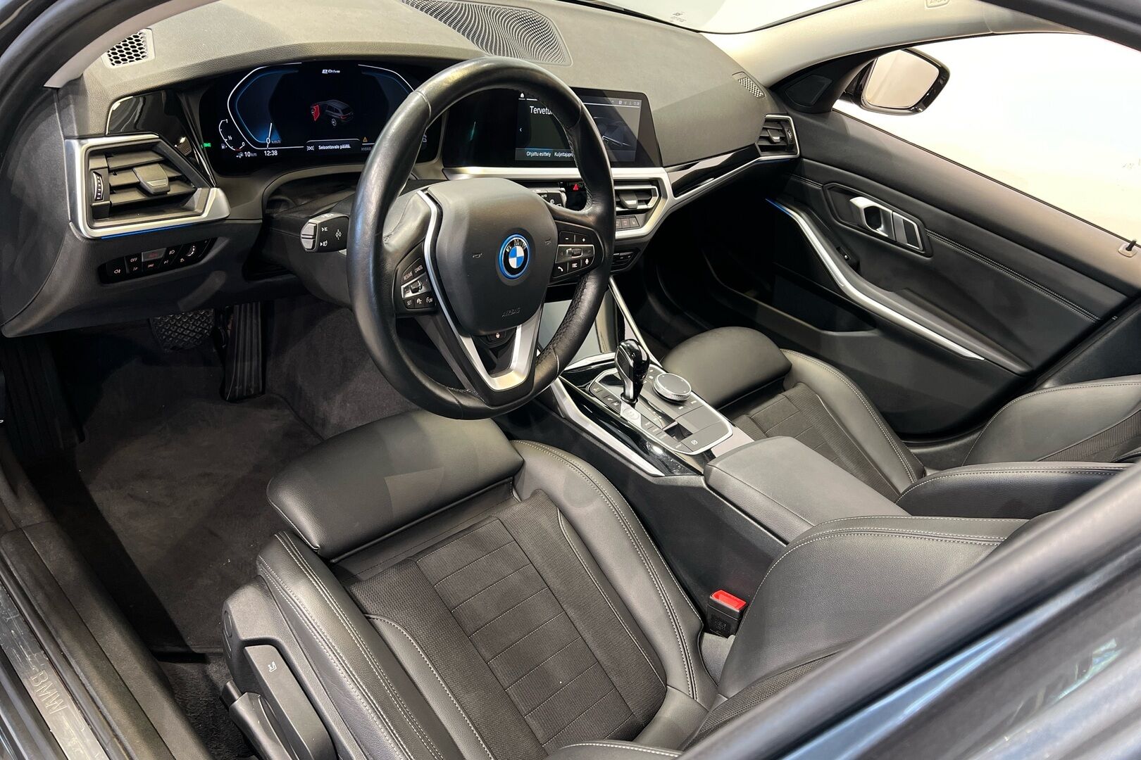 BMW 3-SARJA iso kuva 6