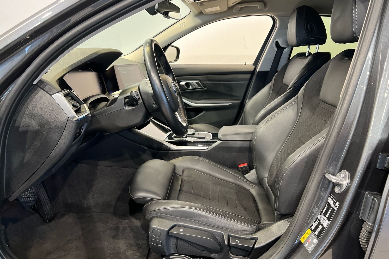 BMW 3-SARJA iso kuva 7